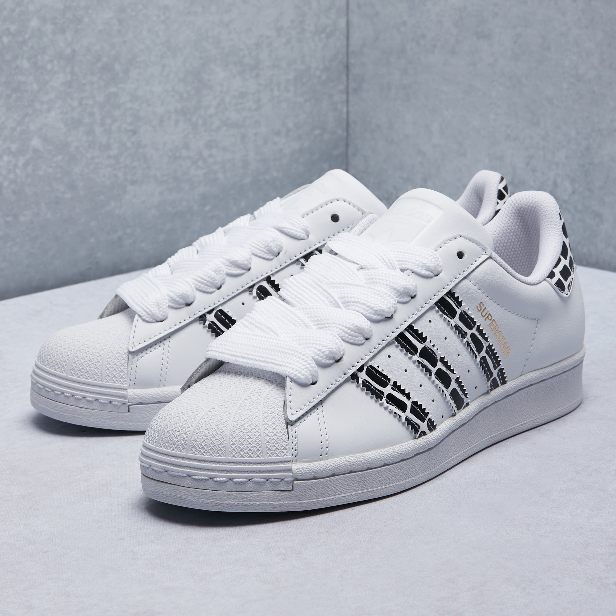 adidas superstar uae