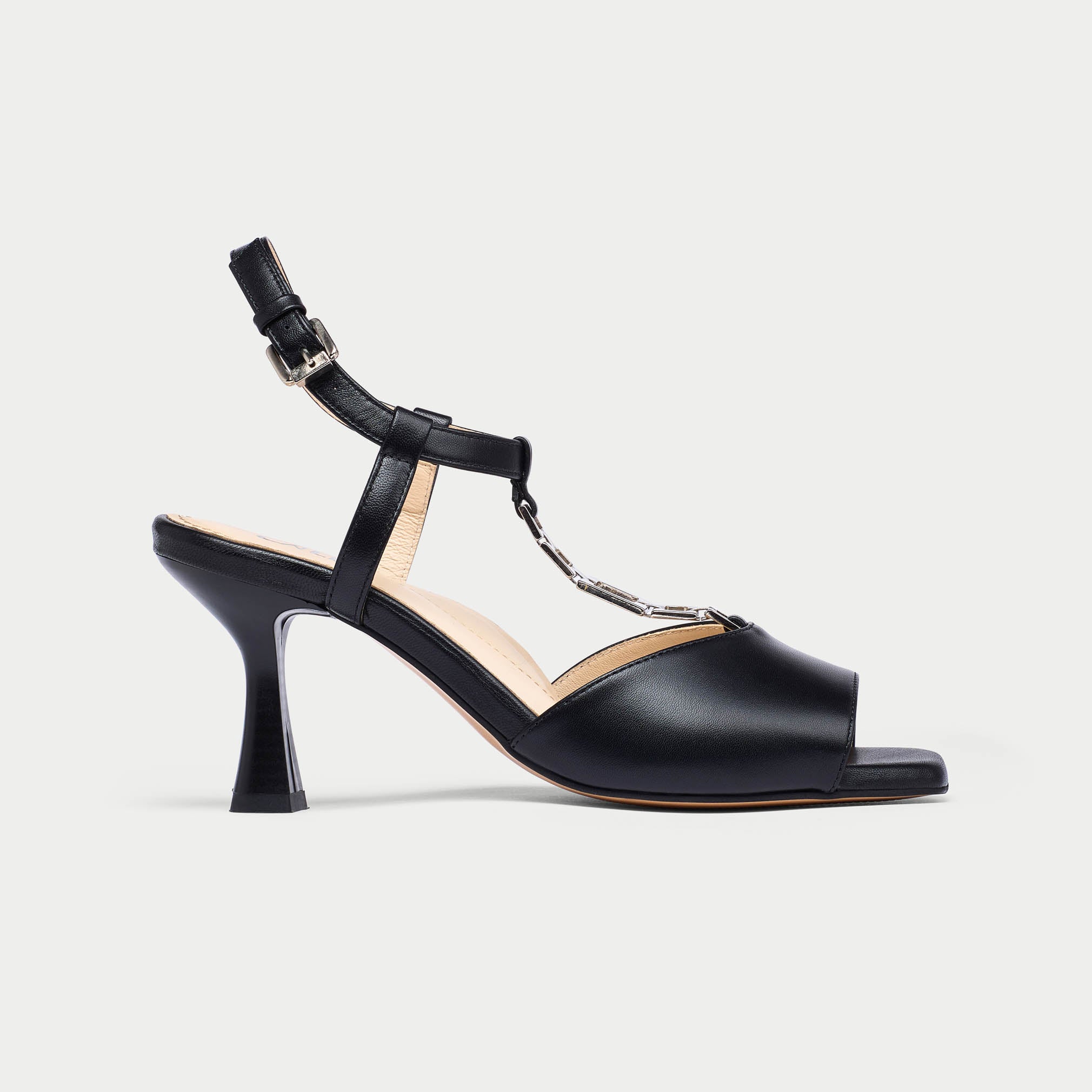 Stylish Women's Shoes for Bunions: Wide-Fitting & Bunion Friendly » Calla