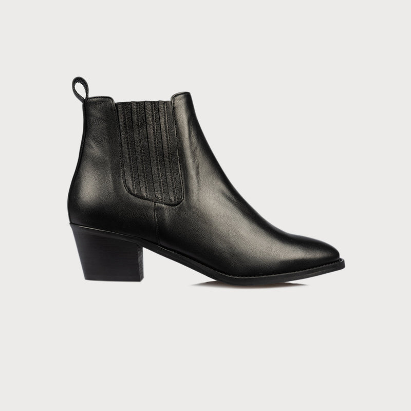 Calla | Chelsea | Black leather heeled 