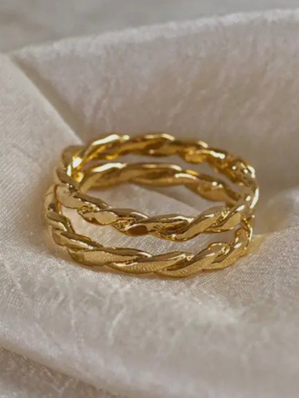 Flat Twist Ring