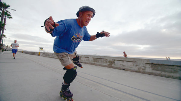 Slomo rollerblading on San Diego's Ocean Front Walk 