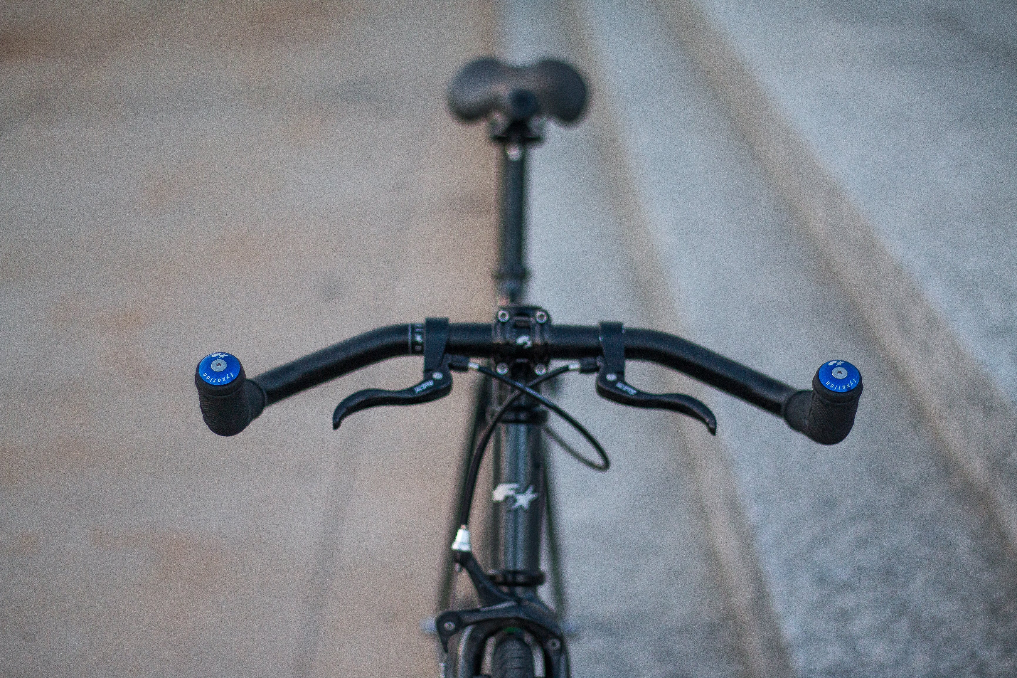 bike handlebar plug