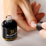 Auftragen von BLUESKY Nail Primer