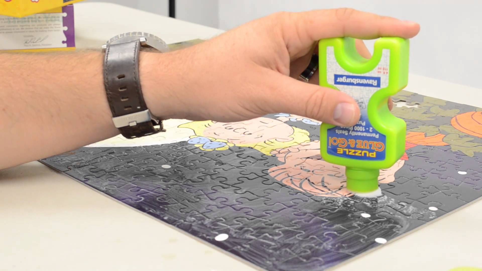 Glue Jigsaw Puzzle