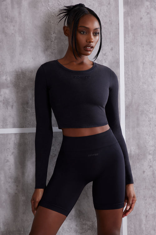 Aligned Scoop Neck Sports Bra in Jet Black