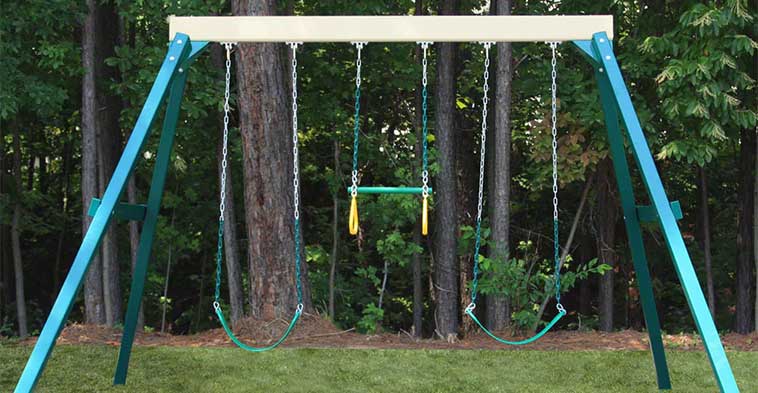 How to Choose a Swing Set