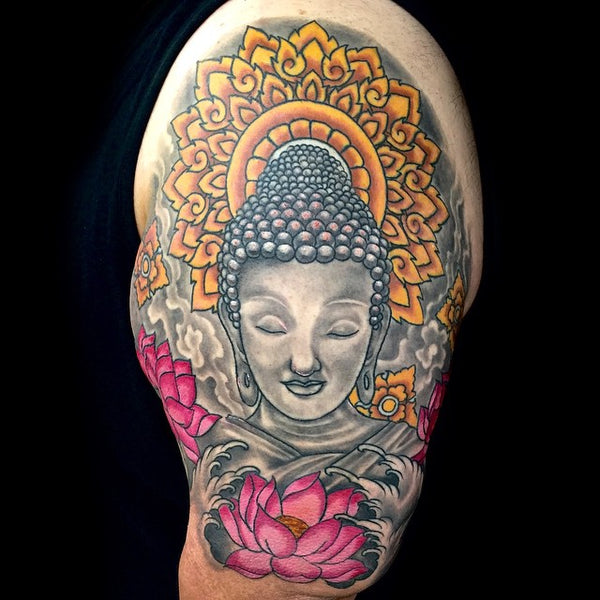 Tatouage Bouddha coloré bras
