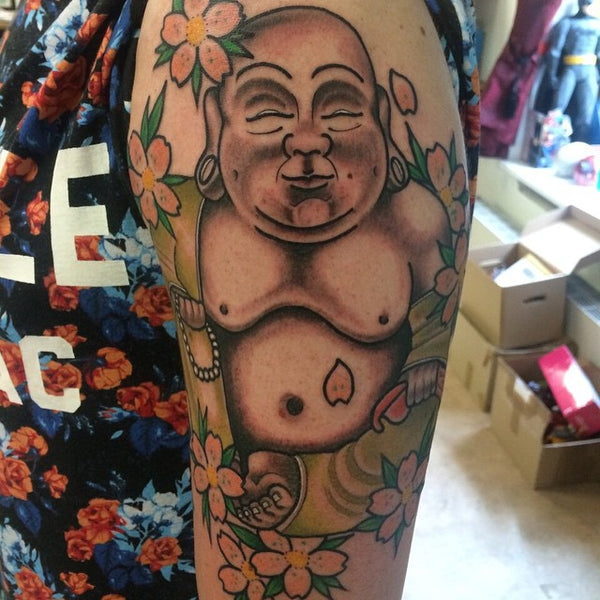 tatouage bouddha épaule gros bouddha