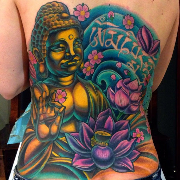 tatouage bouddha très coloré