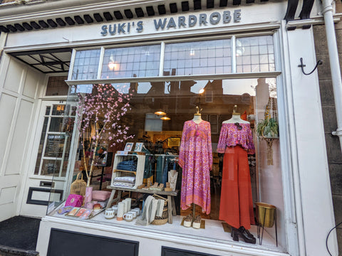 suki's wardrobe boutique uppermill manchester, independent clothing shops