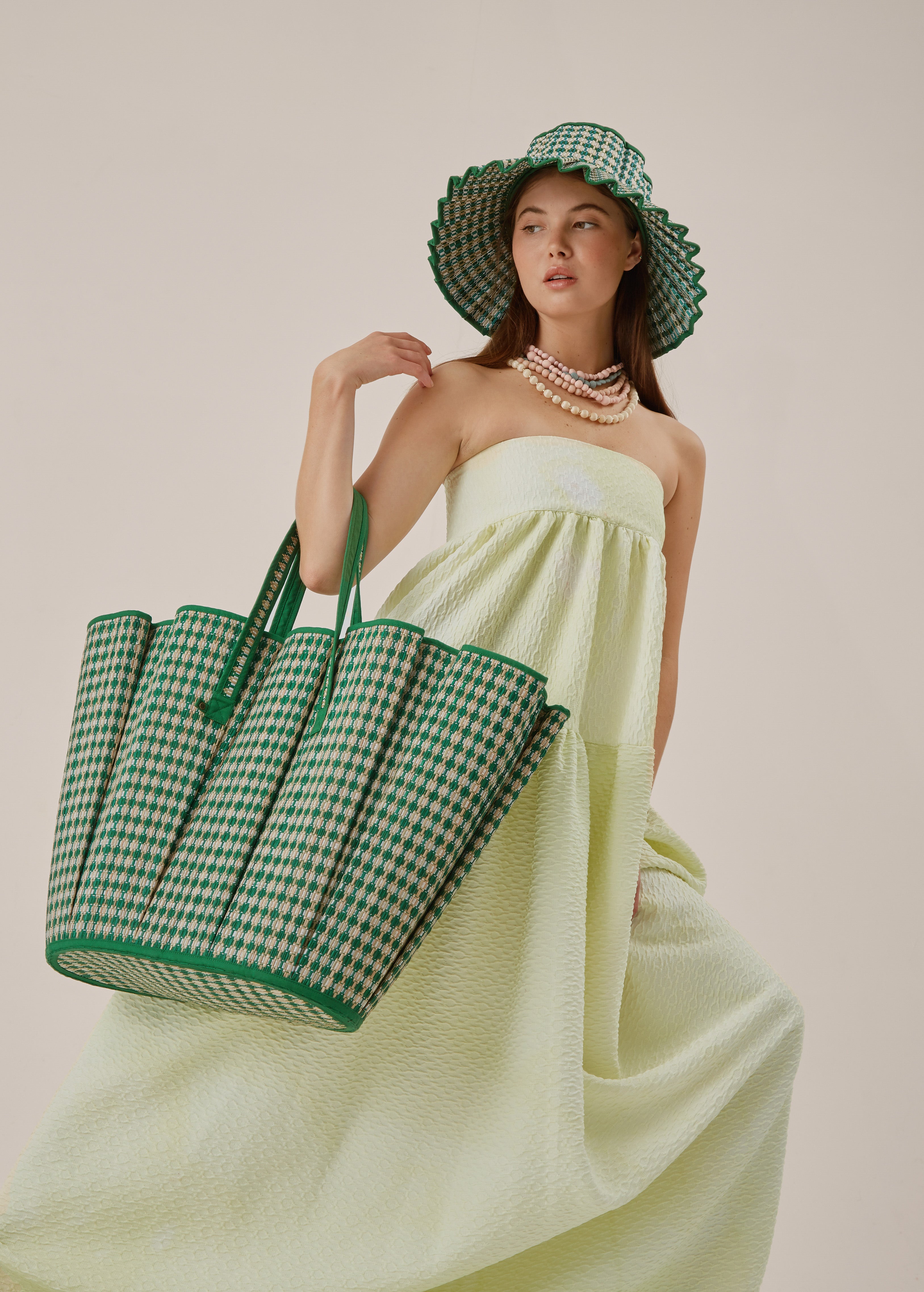 Resort 22 – Lorna Murray