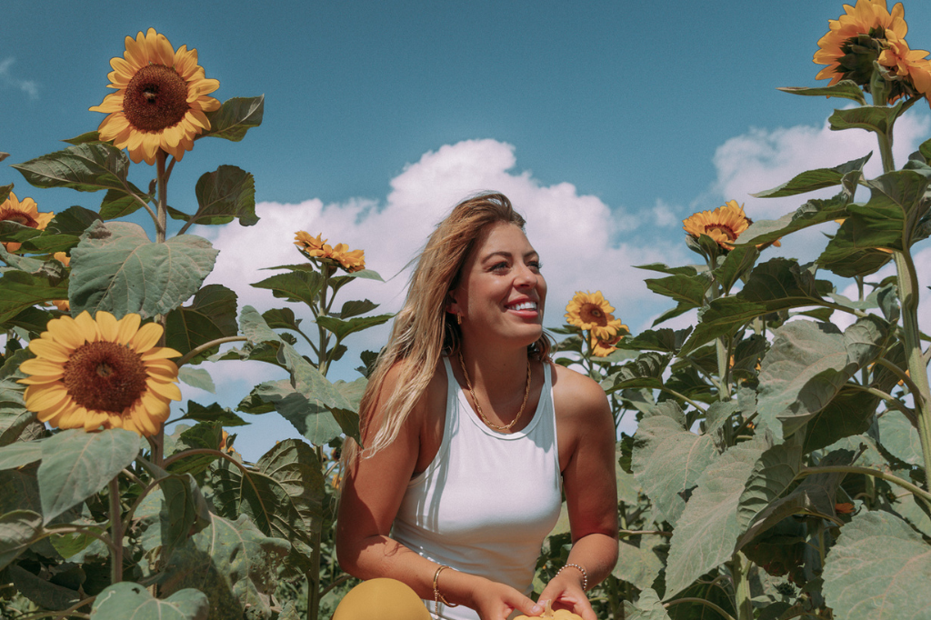 Woman-in-sunflower-field