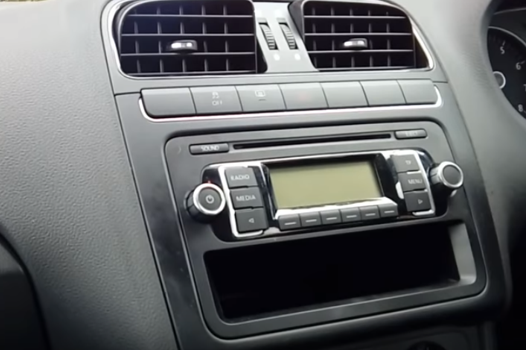 How to install the car stereo Polo mk5 📻 