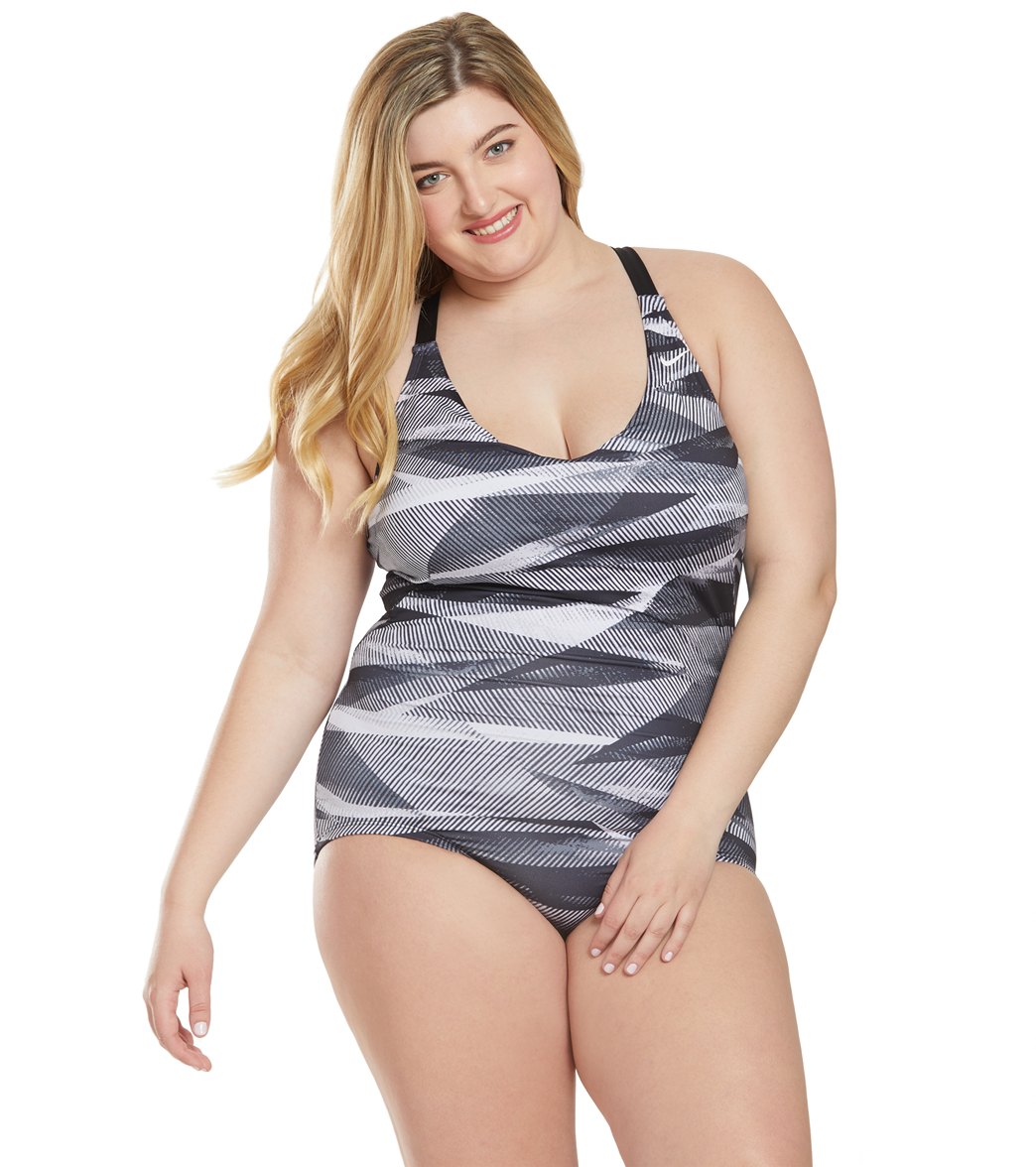 Nike Plus Size Lineup Crossback One 
