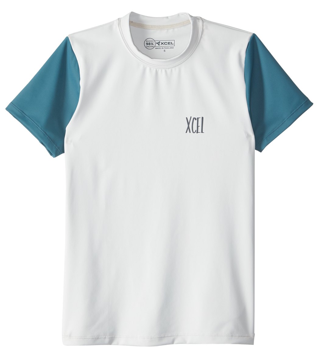 Xcel Boys' Cayucos Short Sleeve Surf Tee Shirt - Ice Grey/Spruce 14 Polyester/Spandex - Swimoutlet.com