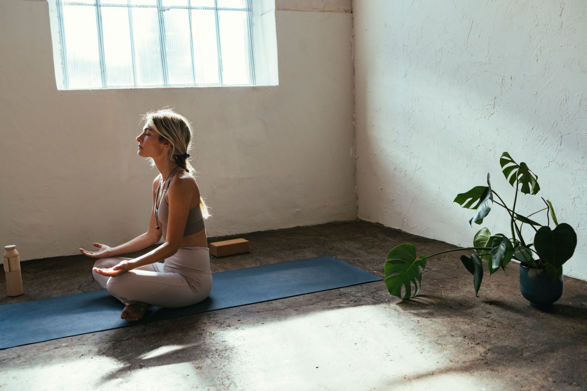 recuperación de la tabla de yoga mujer