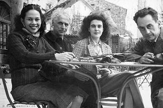 Ady Fidelin, Max Ernst, Leonora Carrington, Man Ray (1939) - photo de Lee Miller