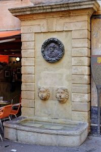 La fontaine des Bagniers, située dans la rue des Chapeliers à Aix-en-Provence, en France, a été offerte à la ville par Vollard en 1926. Au centre se trouve un médaillon représentant le portrait de Paul Cézanne, dessiné par Auguste Renoir.