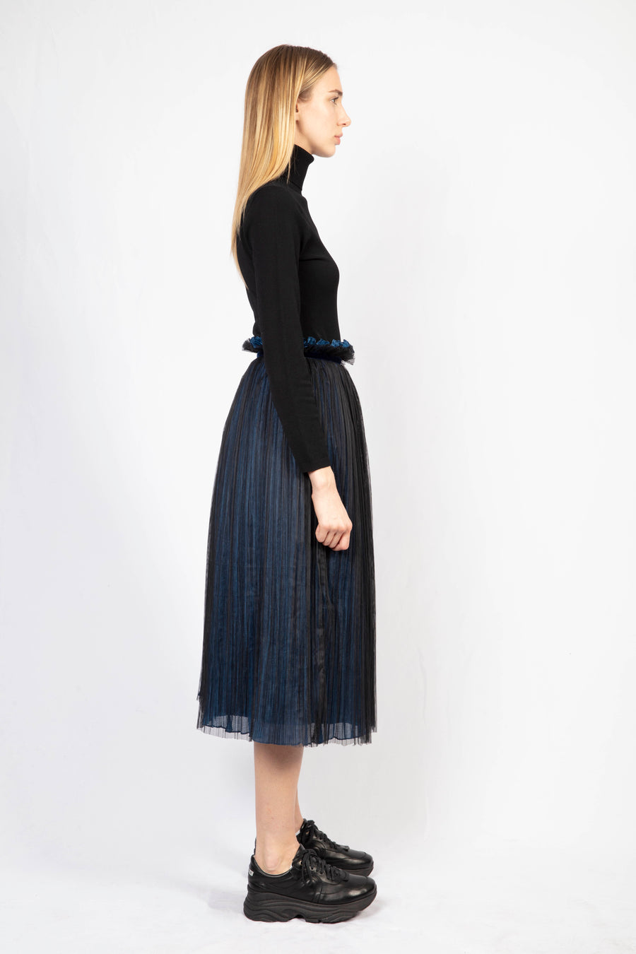 Mesh Layer Pleated Skirt/Turtle Neck 