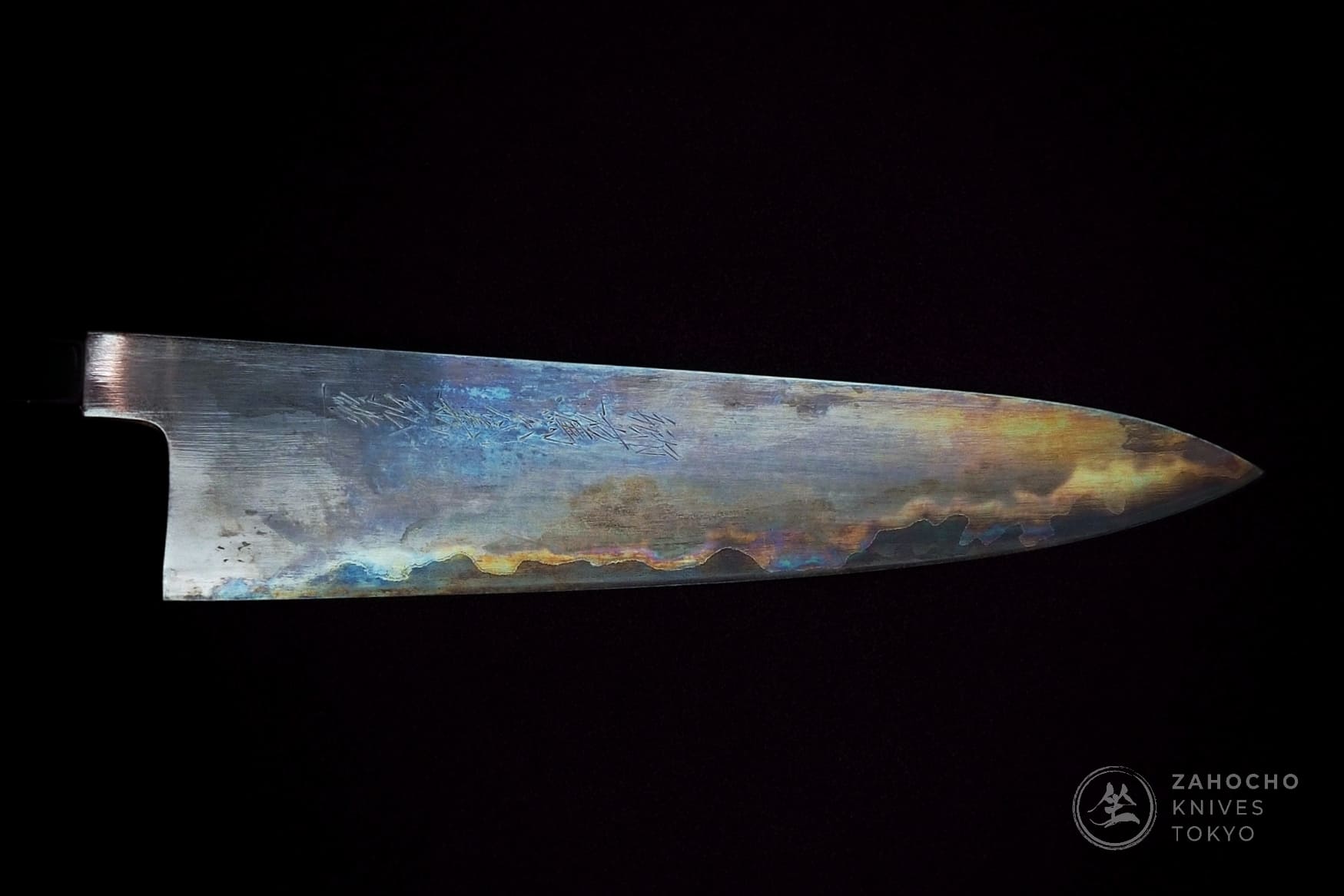 What is patina? Knivesandtools explains what it does to your knife!