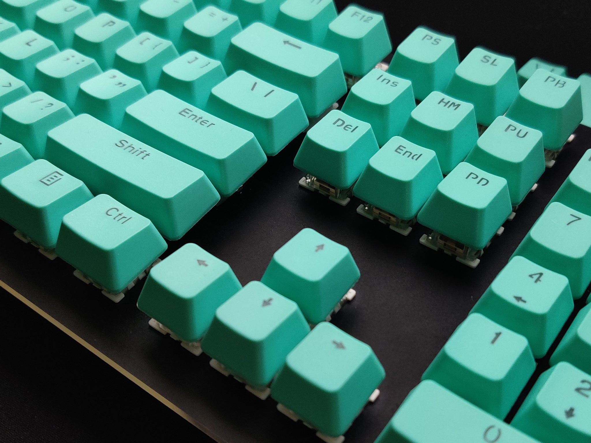 keycaps cyan