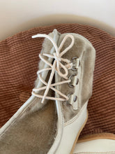 Load image into Gallery viewer, Vintage Italian Après-Ski Boots (38)
