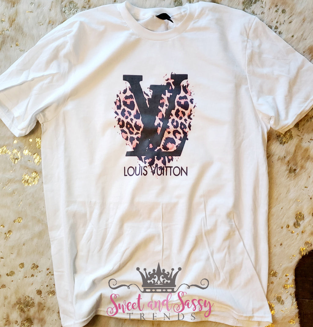 Lv hearts on white tshirt – Sweetandsassytrends