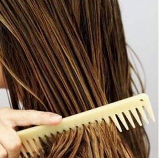 avoid combing hair when it's wet