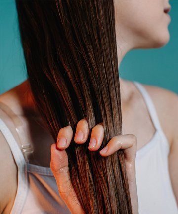 use finger to detangle hair