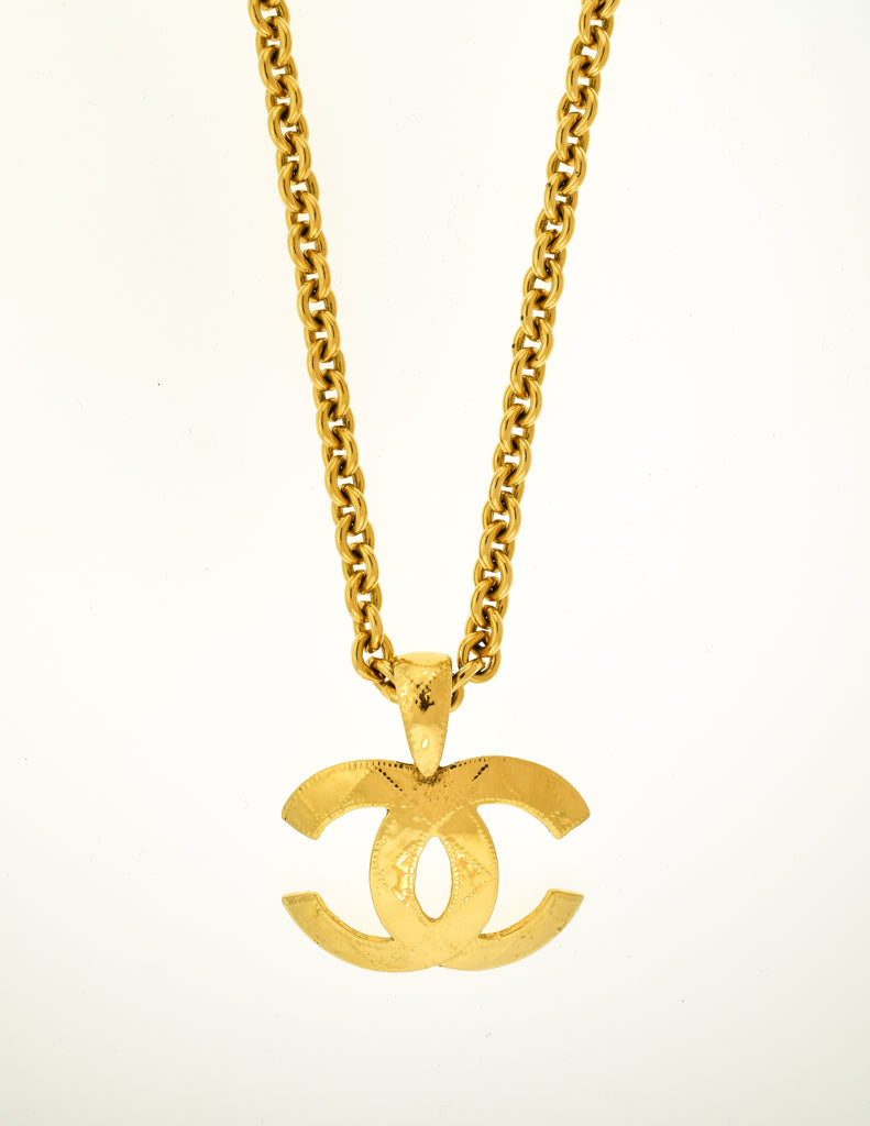 Chanel Vintage Gold Quilted CC Logo Pendant Necklace – Amarcord Vintage ...