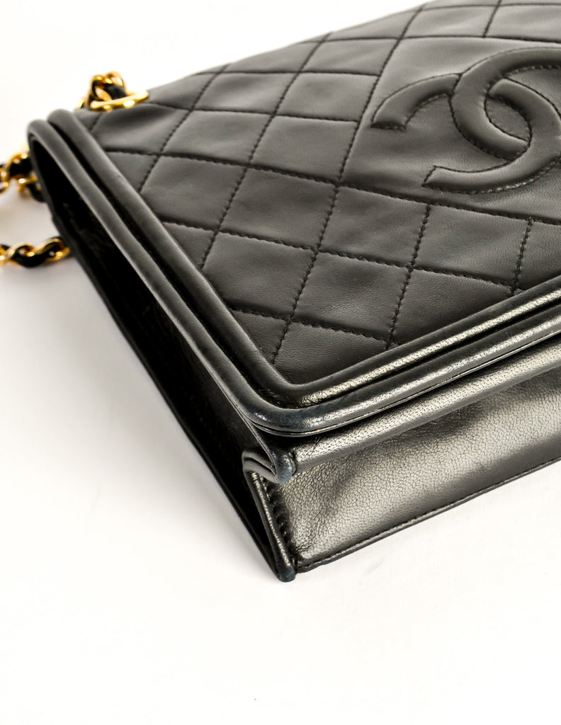 Chanel Vintage Black Lambskin Leather Quilted CC Logo Bag – Amarcord ...