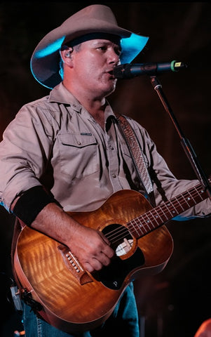 Luke Geiger playing his Pratley Mini-OM Maple Smoke Burst