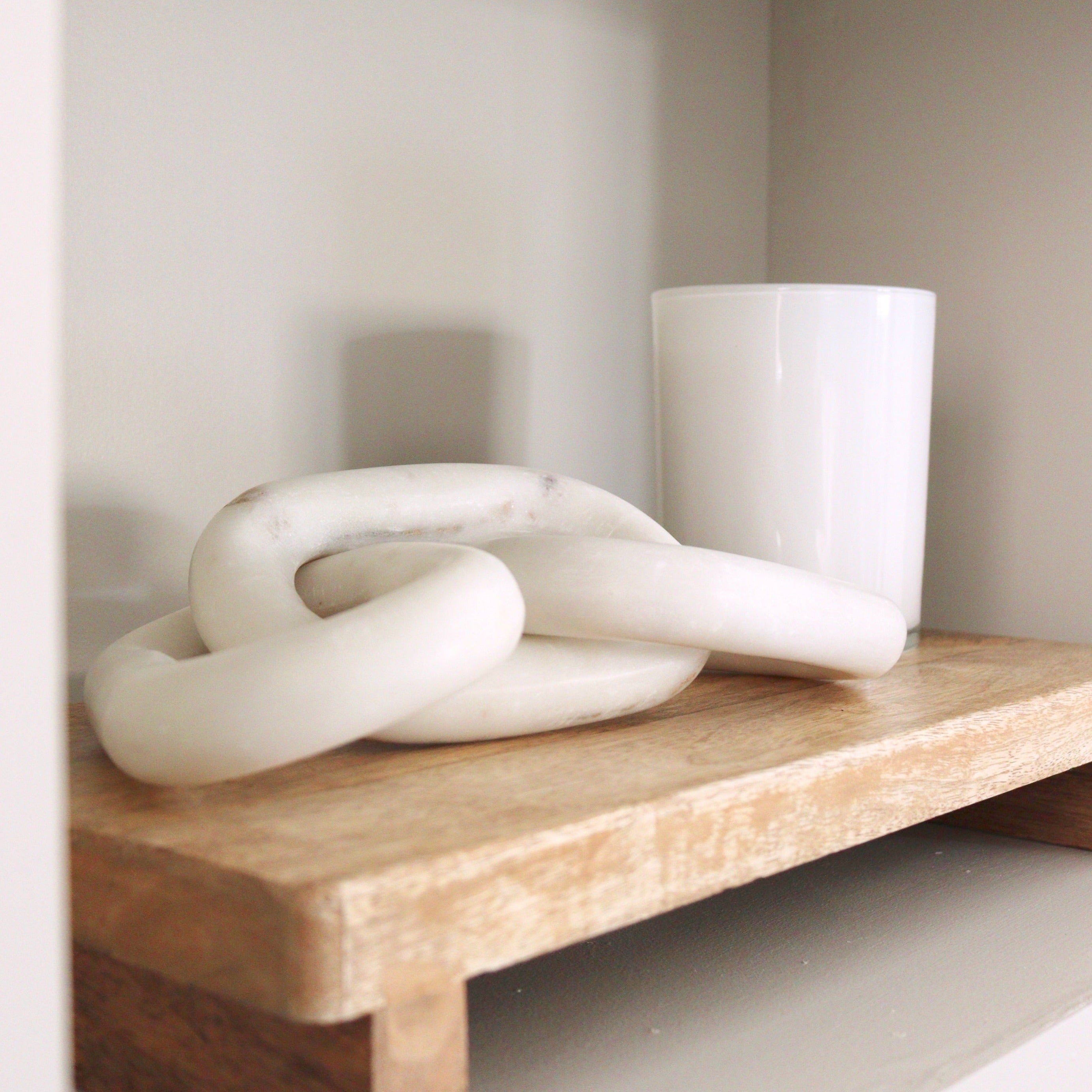 Marble Chain Links Decor: Elevate Your Space with Timeless Elegance