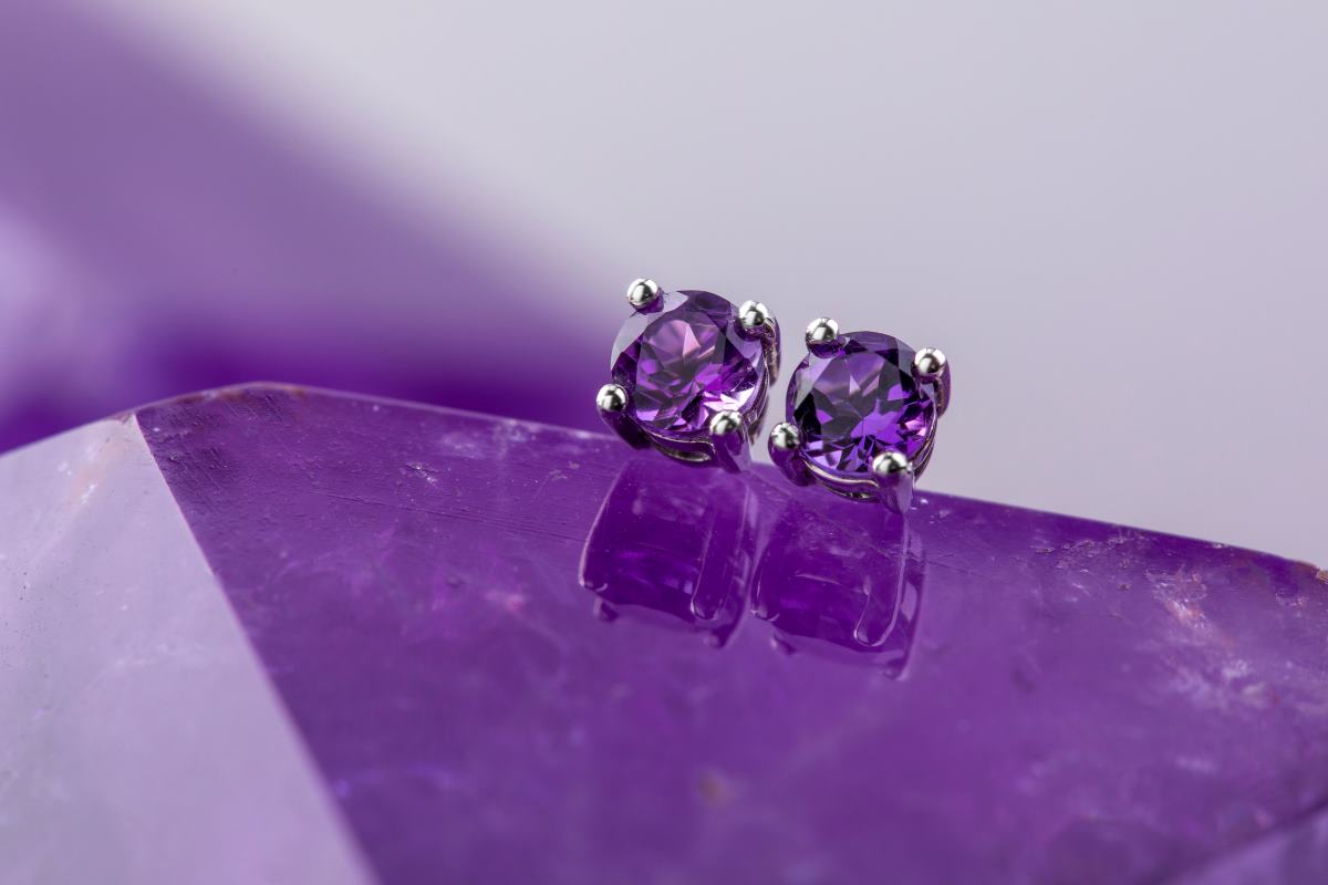 C W Sellors - Discover Coloured Gemstones Amethyst