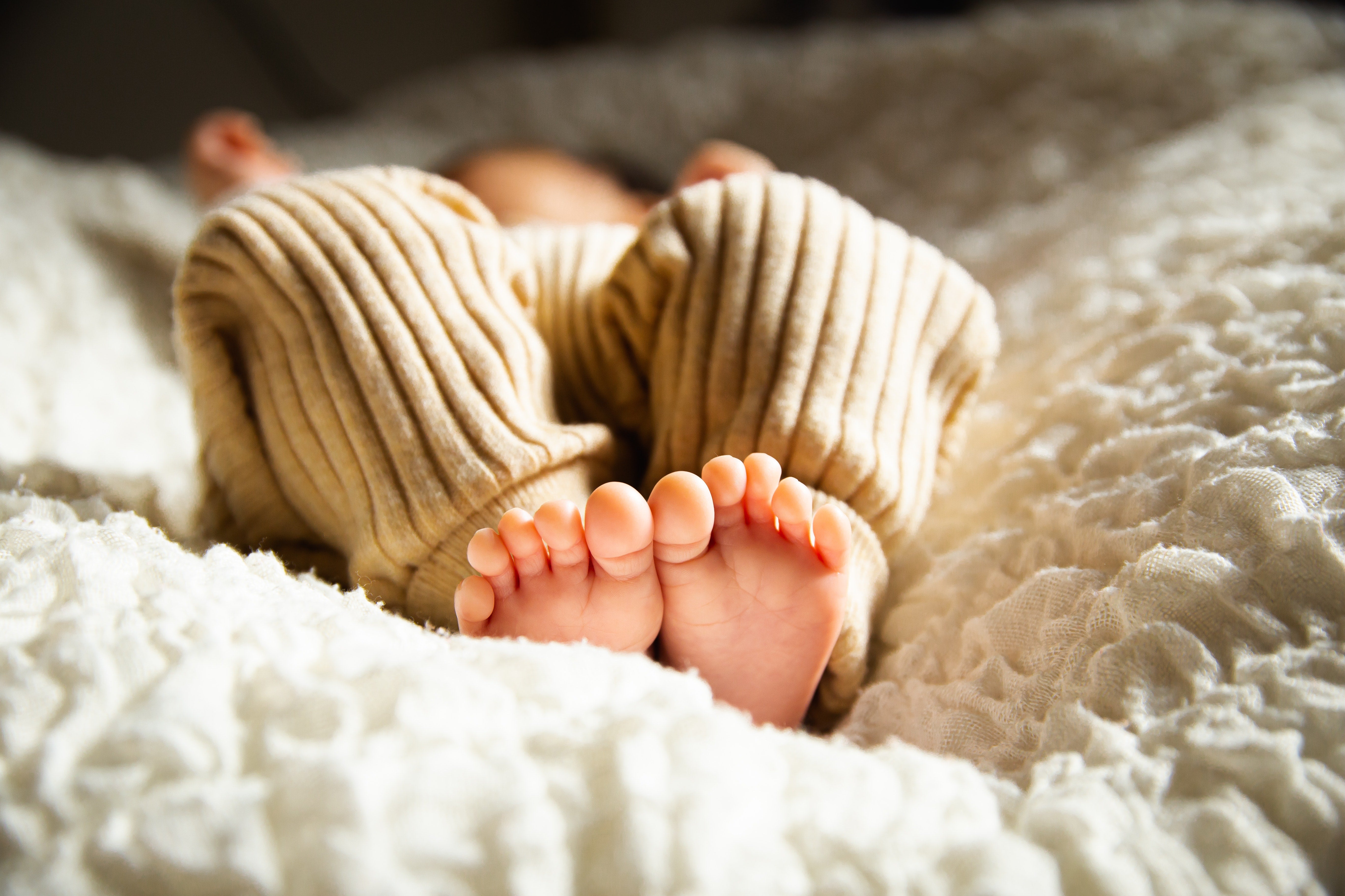 Mayubaby Sleep Solutions: The Perfect Pajamas | Swaddle or Sleeping bag | Signature White Noise Mayubaby Sleep Solutions: The Perfect Pajamas | Swaddle or Sleeping bag | Signature White Noise