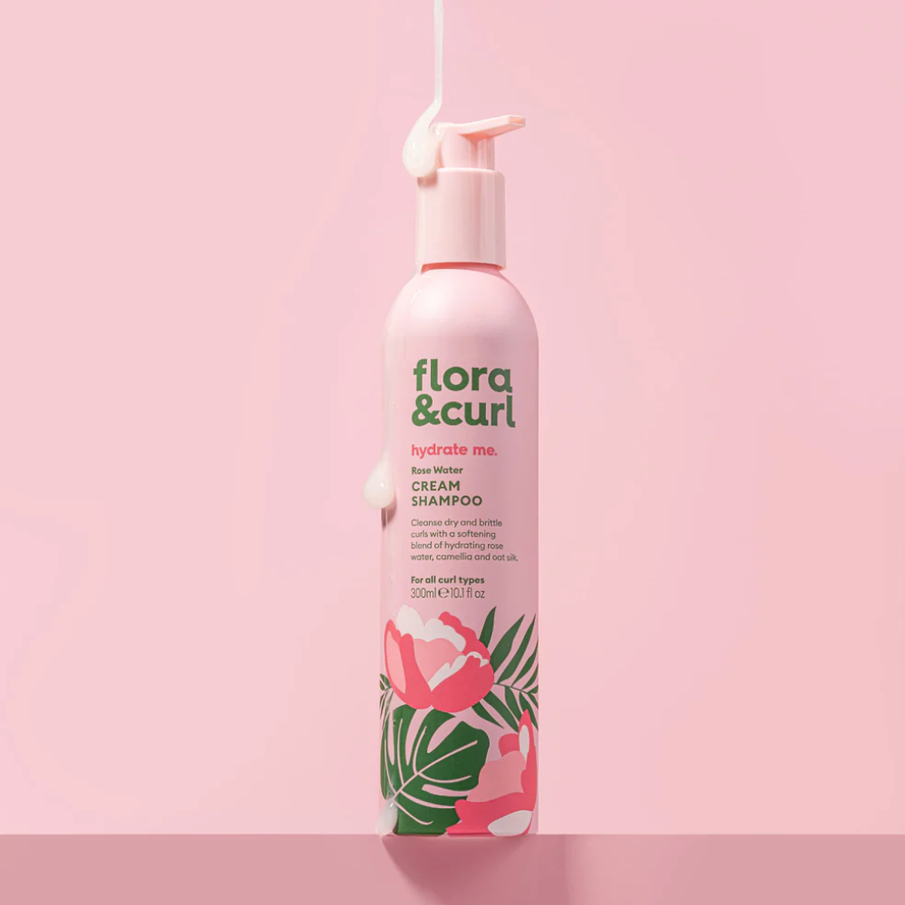 Flora and Curl Rose Water & Honey Cream Shampoo sfeerfoto