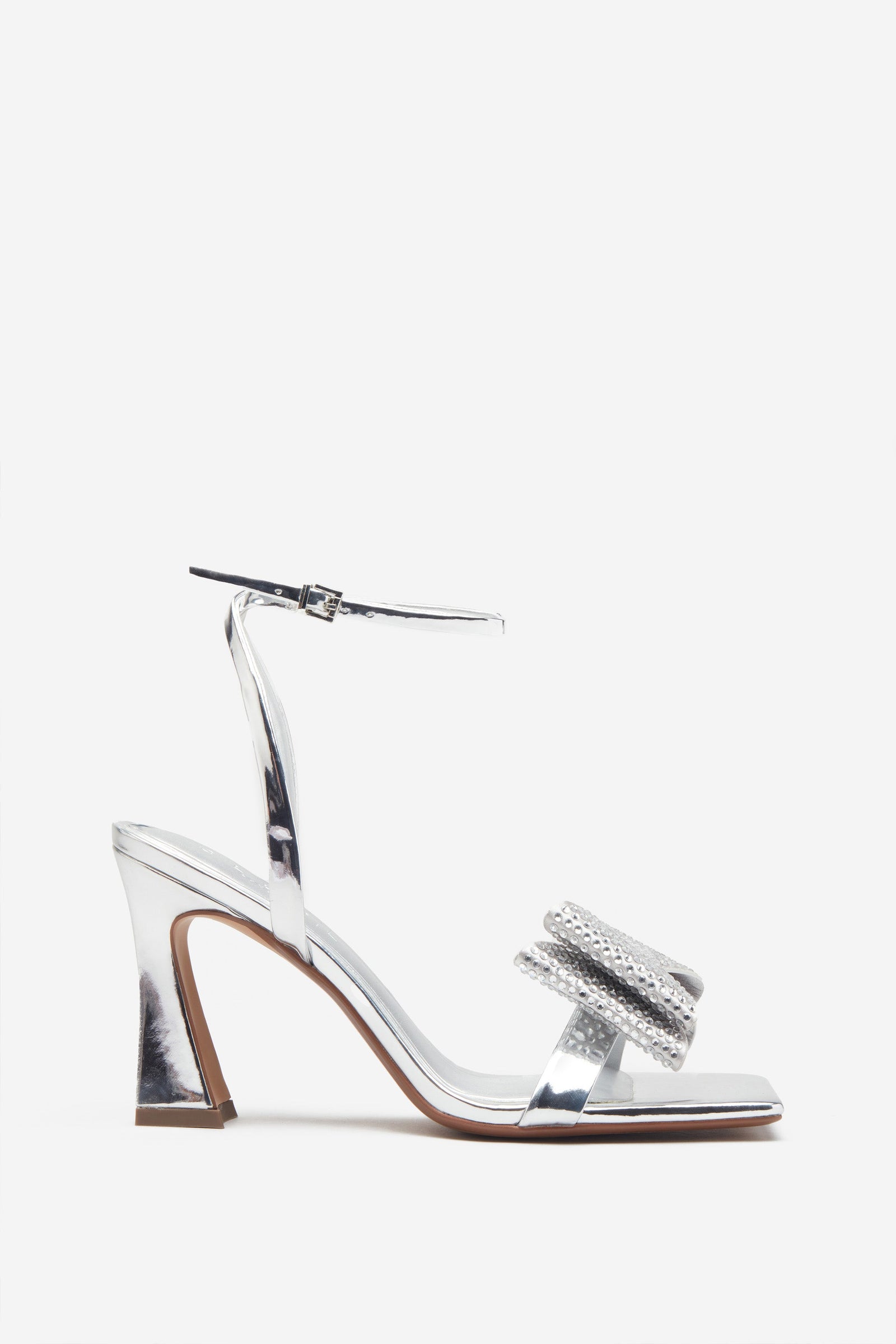 Luxury Dahlia Crystal Glass Silver Strappy Sandals With Lambskin Lining  Perfect For Parties, Weddings, And Summer Black, White, Pink High Heels  Ladies Pumps In EU Sizes 35 40 From Redsneakercode, $24.14 | DHgate.Com
