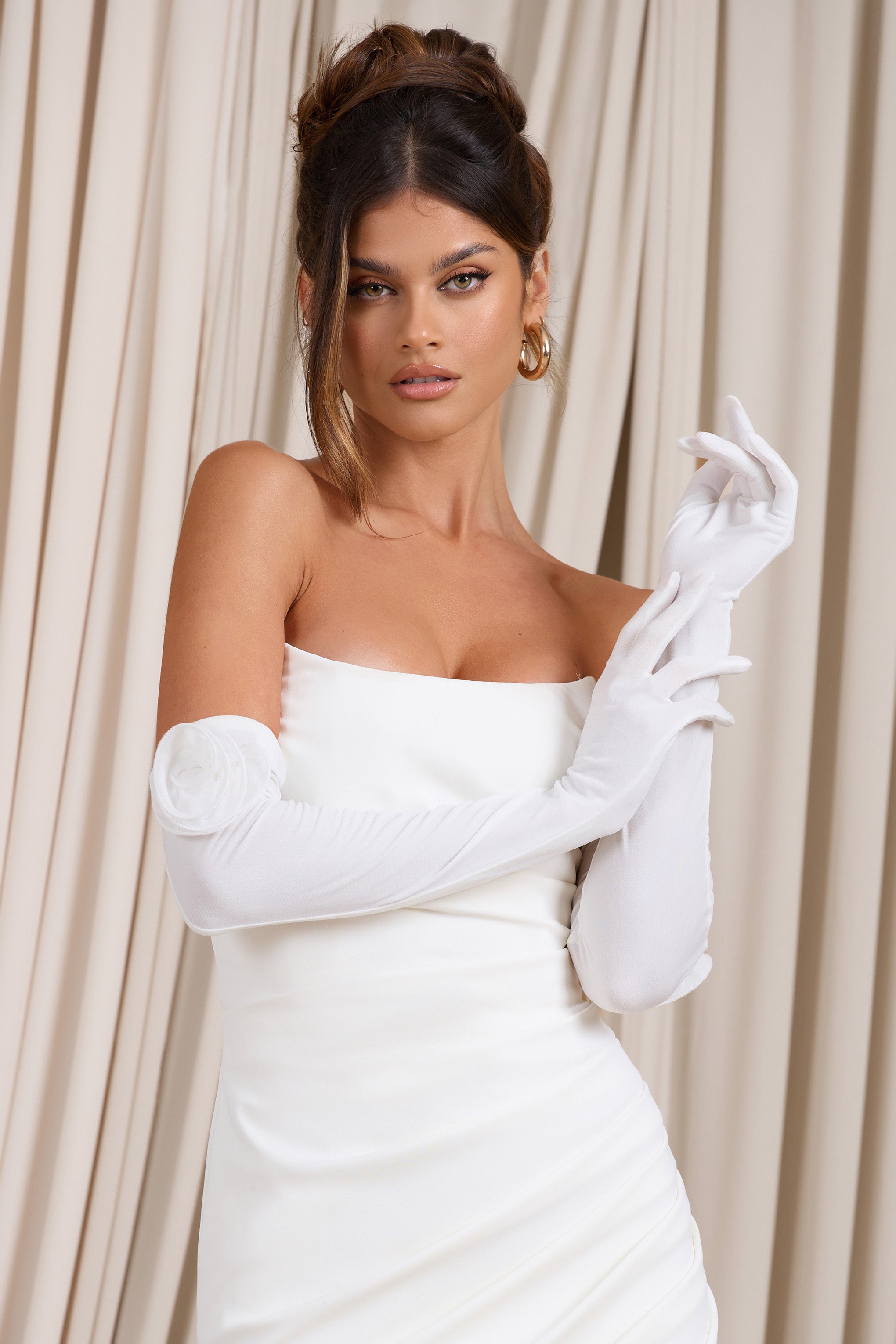 Sweet Gesture | White Long Gloves With Floral Detail