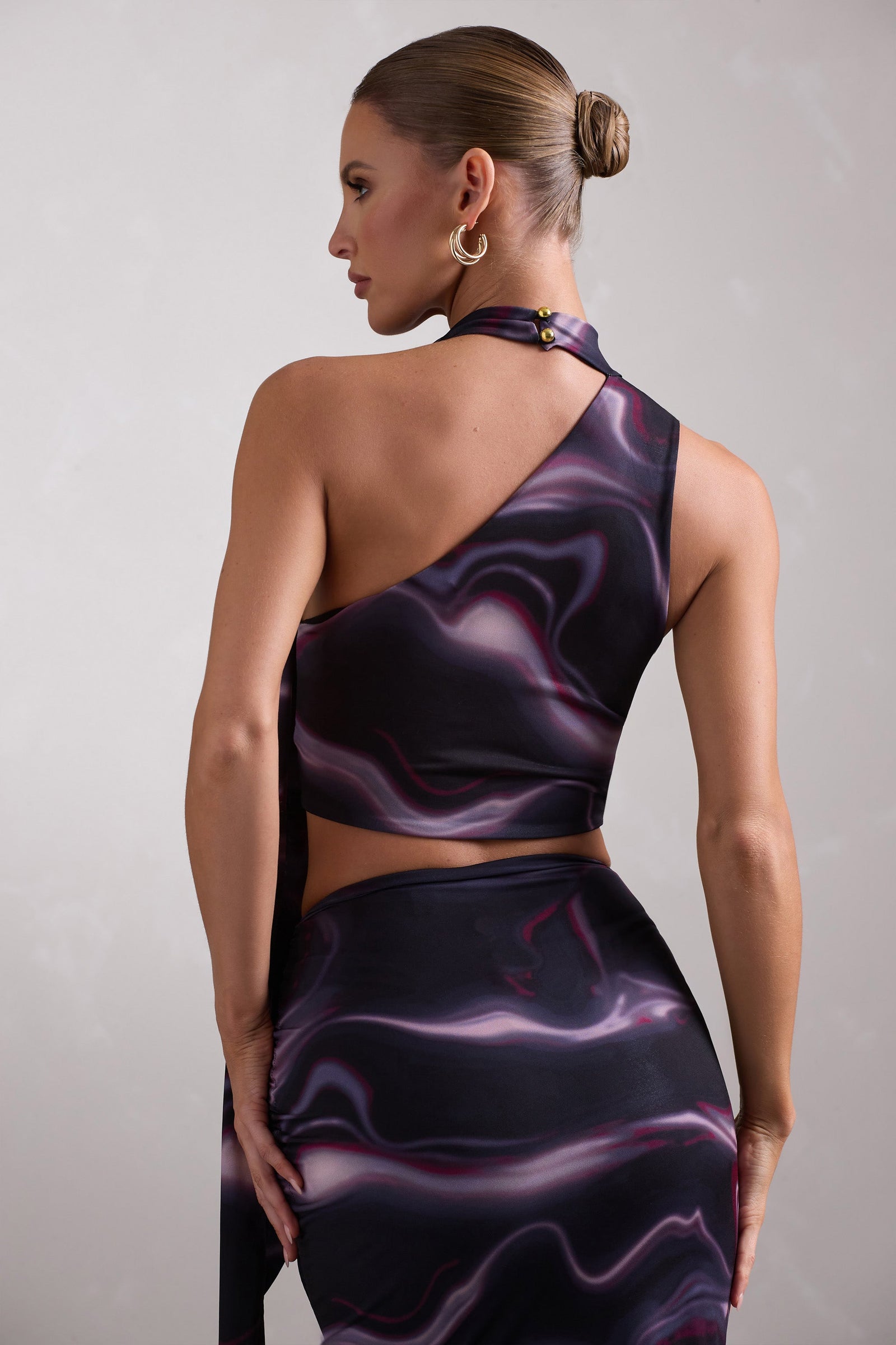 Invincible Plum Print Cross Over Halter-Neck Open-Back Maxi Dress – Club L  London - USA
