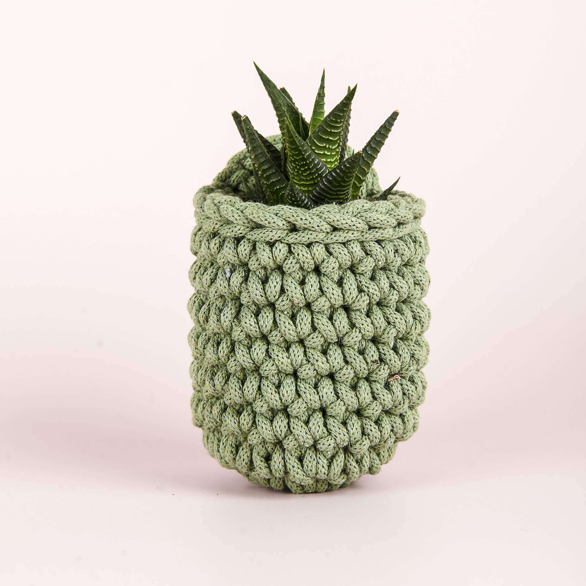 Small green crochet easy peasy pot by Stitching me Softly