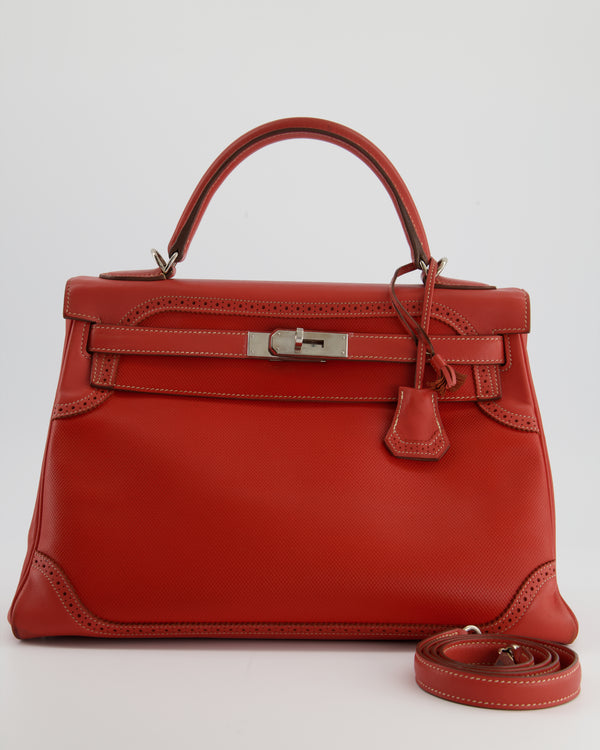 A BISCUIT SWIFT LEATHER LINDY 34 BAG WITH PALLADIUM HARDWARE