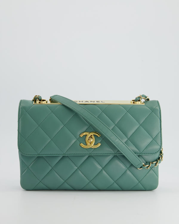 Chanel Medium green classic flap bag GHW Leather ref.154485 - Joli