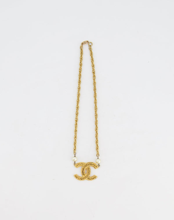Chanel Gold Chain and Pearl Necklace with Gold Bow Details – Sellier
