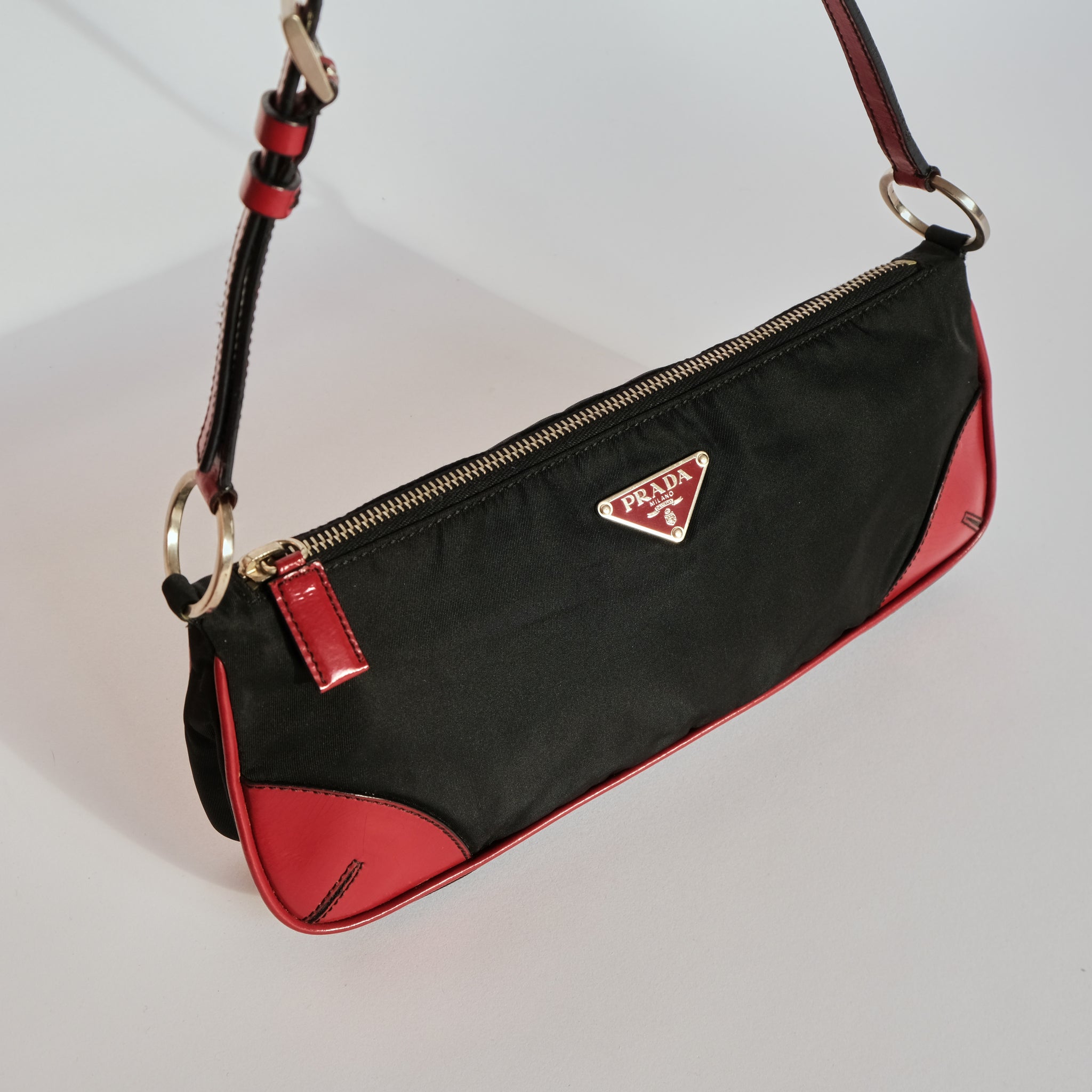 2000s Nylon and Leather Shoulder Bag – kikovintage