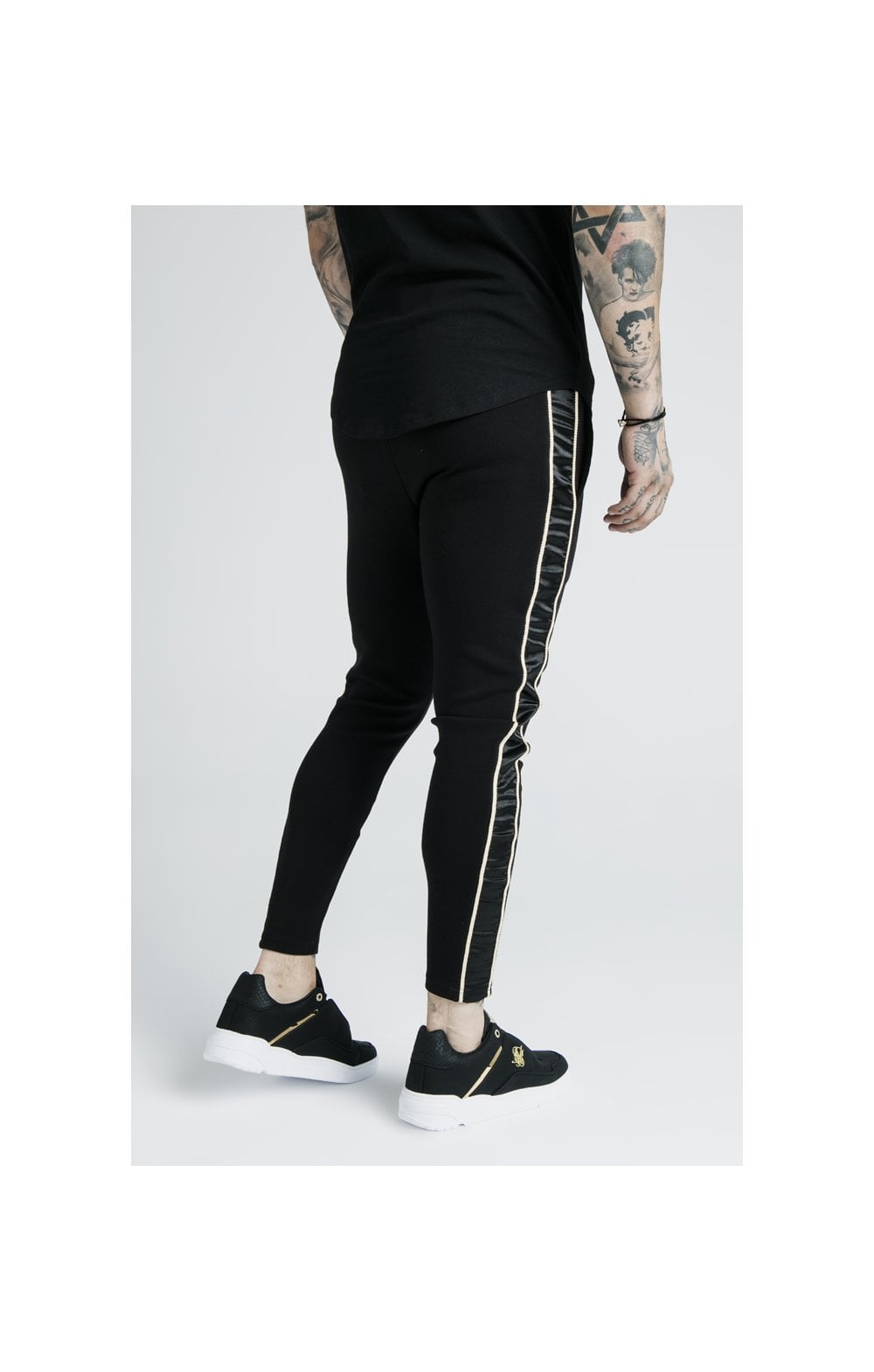 branded track pant