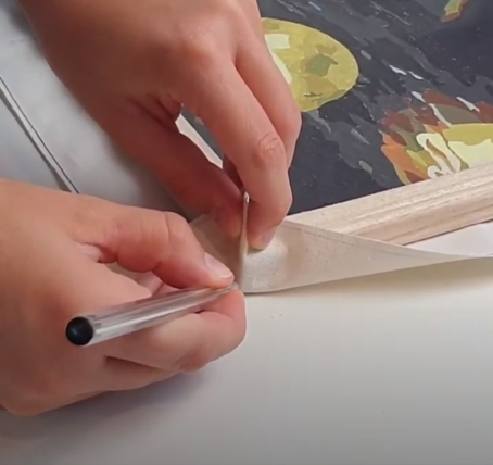 Paint by Numbers: How to Stretch your Canvas on a DIY Wooden Frame 