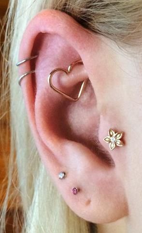 tragus piercing