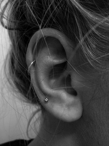 cartilage helix piercing