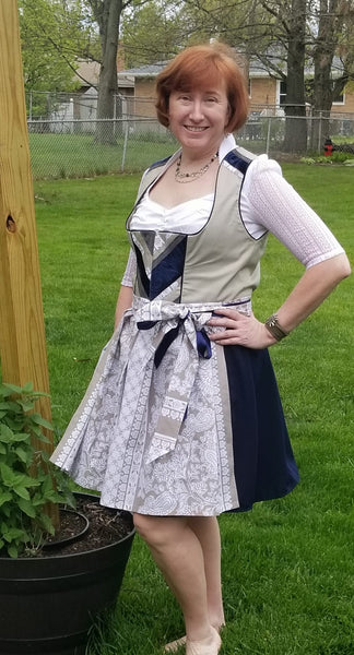 DIY Oktoberfest party dirndl outfit