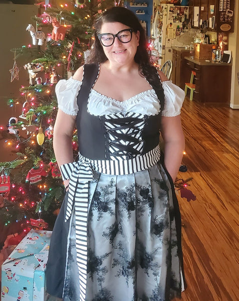 Plus size dirndl dress outfit with white blouse and elegant floral apron - plus size dirndl dress